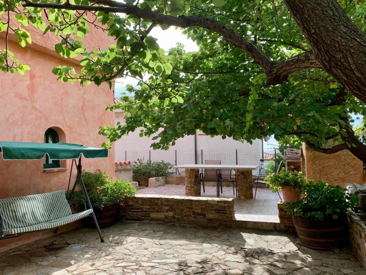 Villa Le Ginestre La Caletta Exterior photo